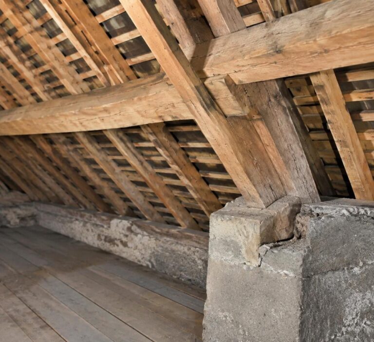 découvrez comment le sarking améliore l’isolation thermique de votre toiture, limite les pertes de chaleur et renforce le confort intérieur.