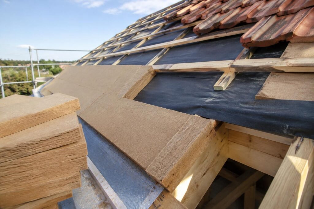 découvrez les meilleurs matériaux pour une isolation sarking performante : comparatif des isolants, avantages, limites et conseils pour bien choisir.